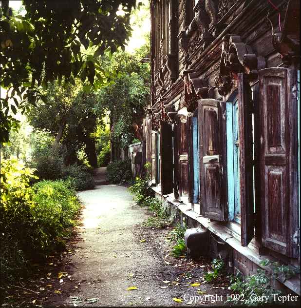 Wooden House, Biisk